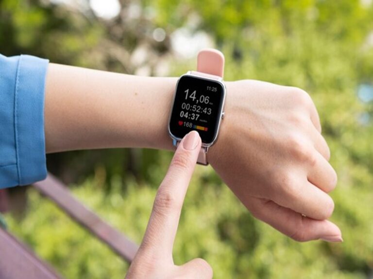 The Ultimate Showdown: Samsung Galaxy Watches vs Apple Watches – Who Reigns Supreme?