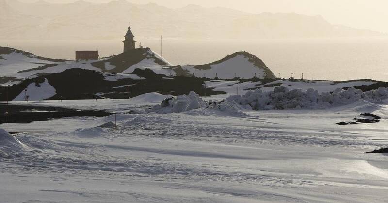 Stay Connected on the Bottom of the World: Discover the Revolutionary Mobile Phone Station in Antarctica