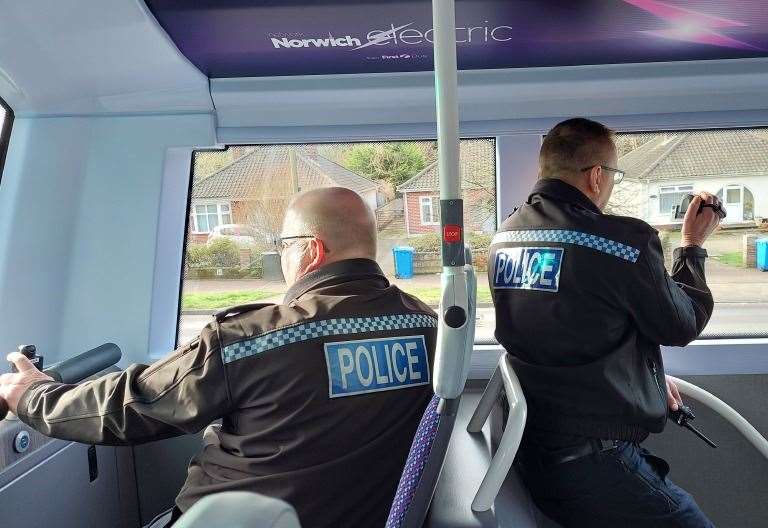 Breaking News: Police Utilize Stealthy Buses to Tackle Dangerous Mobile Phone Use While Driving